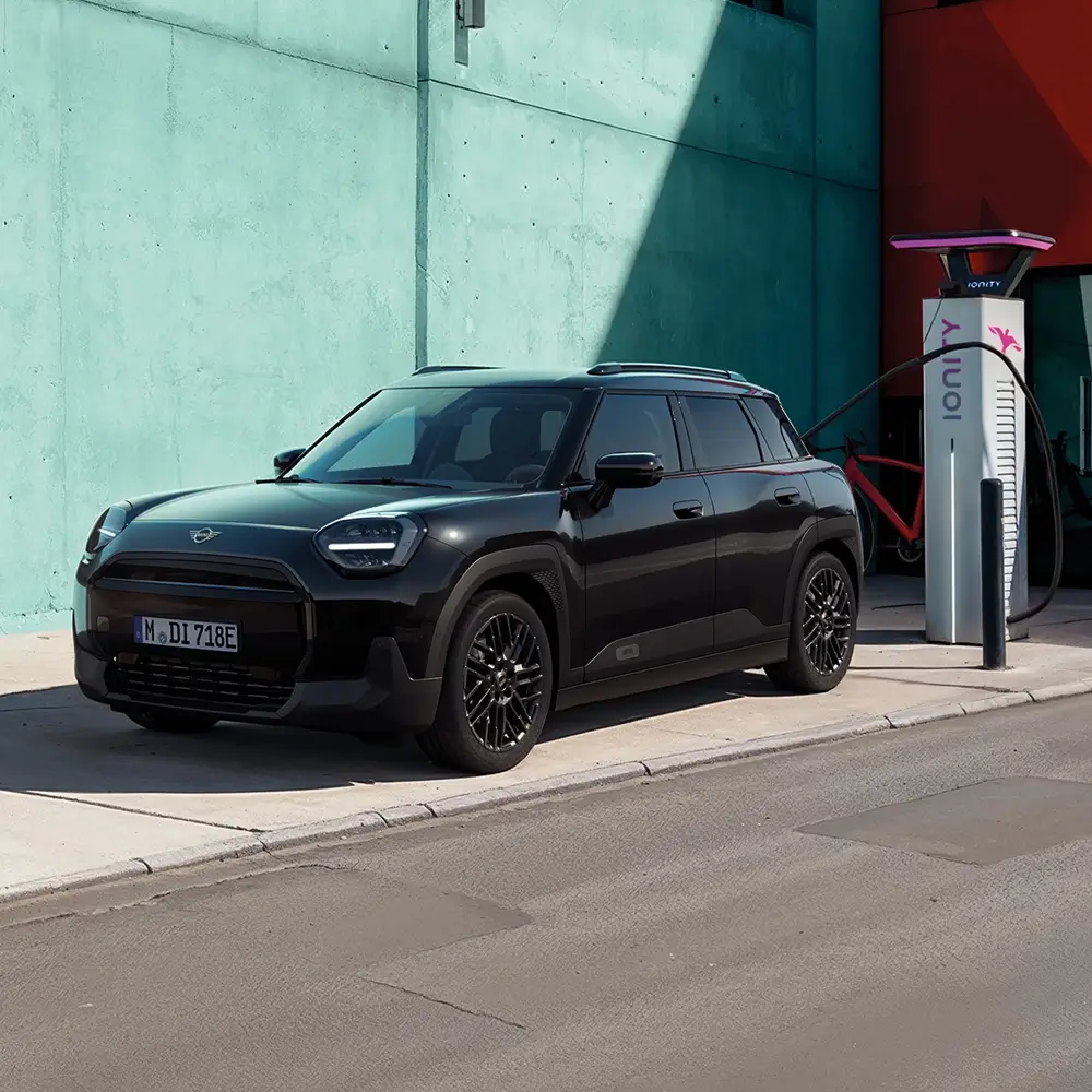 MINI Aceman Blackyard