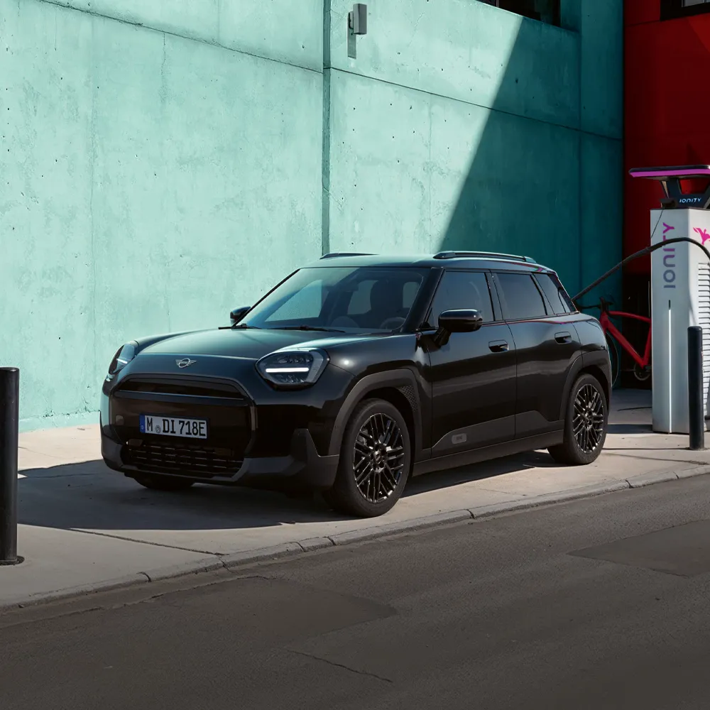 MINI Aceman Blackyard