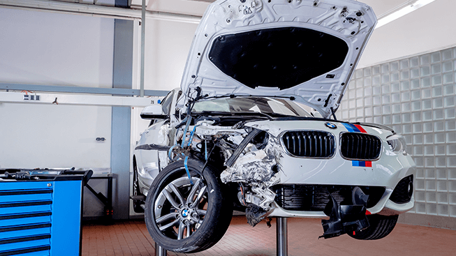 Kohl automobile GmbH - BMW macht die Lichter an! 💡Macht auch euren  Einstieg zu einem kleinen Highlight und lasst euren BMW leuchten - mit den  BMW LED-Türprojektoren. Für BMW 1er F40, 2er